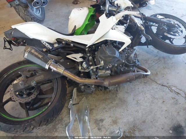 Kawasaki EX400 2022 JKAEXKG1XNDAG7693 Image 15