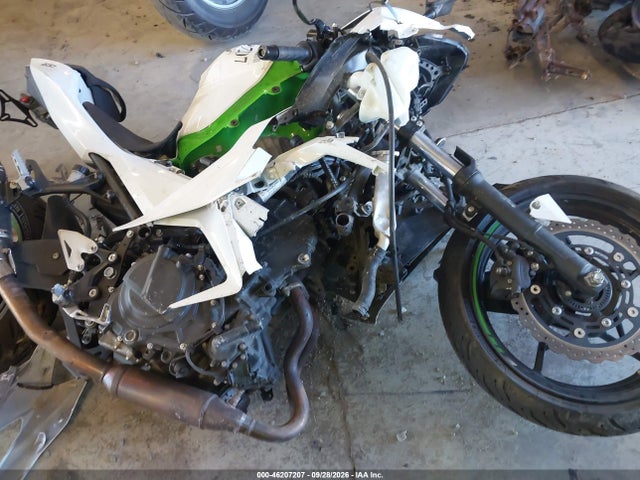 Kawasaki EX400 2022 JKAEXKG1XNDAG7693 Image 16