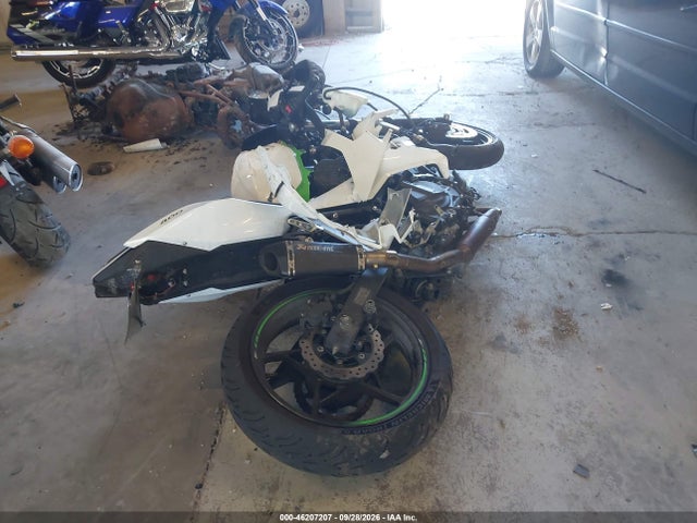 Kawasaki EX400 2022 JKAEXKG1XNDAG7693 Image 13