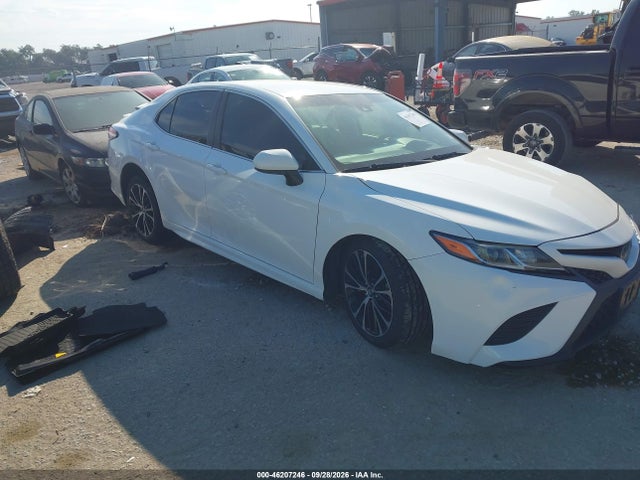 46207246 :رقم المزاد ، 4T1B11HK9JU500617 vin ، 2018 Toyota Camry Se مزاد بيع