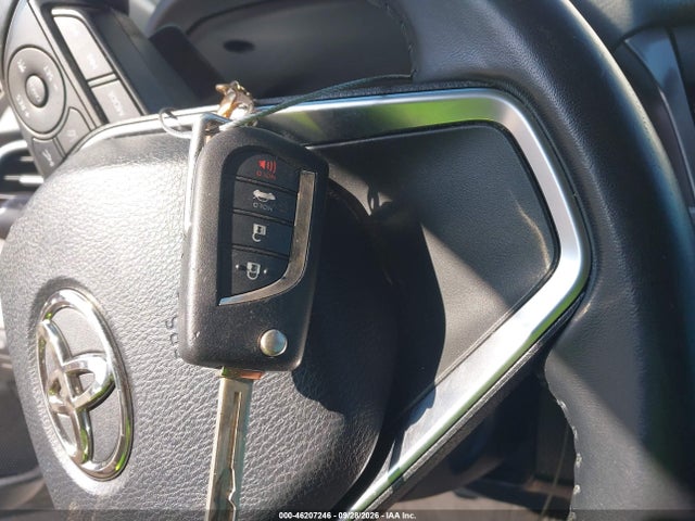 46207246 :رقم المزاد ، 4T1B11HK9JU500617 vin ، 2018 Toyota Camry Se مزاد بيع