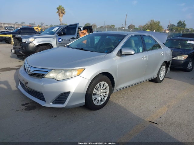 46207639 :رقم المزاد ، 4T4BF1FK5ER377866 vin ، 2014 Toyota Camry Le مزاد بيع