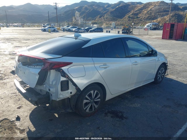 46207668 :رقم المزاد ، JTDKARFP0J3090989 vin ، 2018 Toyota Prius Prime Plus مزاد بيع