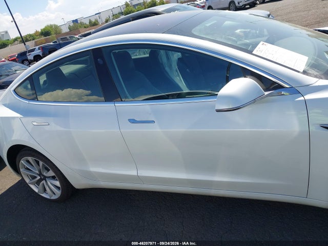 Продаж на аукціоні авто 2018 Tesla Modelo 3 Long Range/mid Range, vin: 5YJ3E1EA7JF154682, номер лоту: 46207971