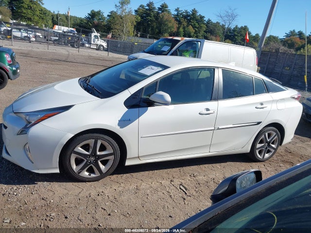 Продажа на аукционе авто 2016 Toyota Prius Three Touring, vin: JTDKARFU8G3019294, номер лота: 46208072