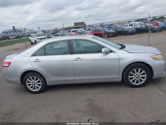 46208180 :رقم المزاد ، 4T4BF3EK3BR205425 vin ، 2011 Toyota Camry Xle مزاد بيع