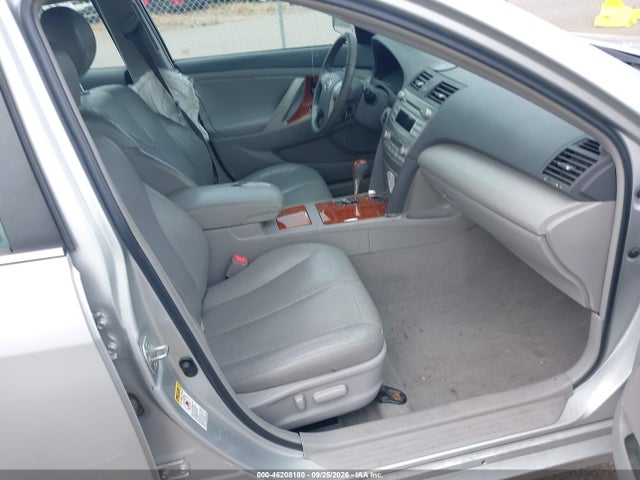 46208180 :رقم المزاد ، 4T4BF3EK3BR205425 vin ، 2011 Toyota Camry Xle مزاد بيع
