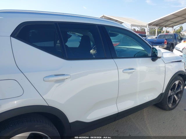 2020 Volvo Xc40 T5 Momentum მანქანა იყიდება აუქციონზე, vin: YV4162UK9L2253639, აუქციონის ნომერი: 46208244