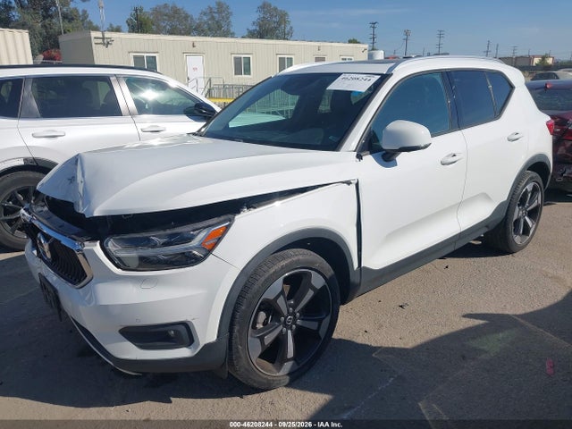 2020 Volvo Xc40 T5 Momentum მანქანა იყიდება აუქციონზე, vin: YV4162UK9L2253639, აუქციონის ნომერი: 46208244