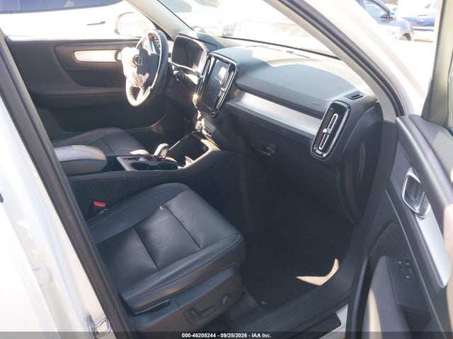 2020 Volvo Xc40 T5 Momentum მანქანა იყიდება აუქციონზე, vin: YV4162UK9L2253639, აუქციონის ნომერი: 46208244