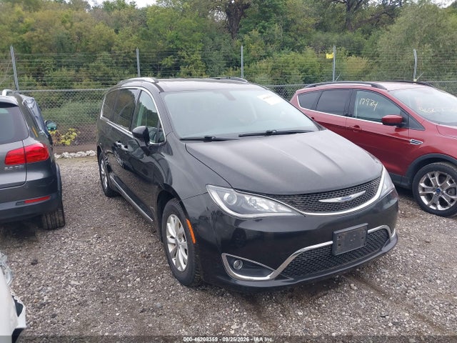 Auction sale of the 2019 Chrysler Pacifica Touring L, vin: 2C4RC1BG1KR651306, lot number: 46208359