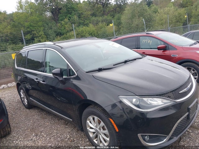 Продажа на аукционе авто 2019 Chrysler Pacifica Touring L, vin: 2C4RC1BG1KR651306, номер лота: 46208359