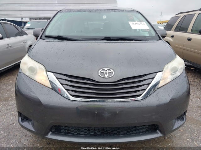 46208364 :رقم المزاد ، 5TDKK3DC8FS628015 vin ، 2015 Toyota Sienna Le مزاد بيع