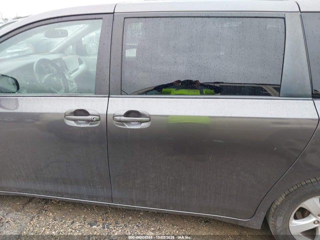 46208364 :رقم المزاد ، 5TDKK3DC8FS628015 vin ، 2015 Toyota Sienna Le مزاد بيع