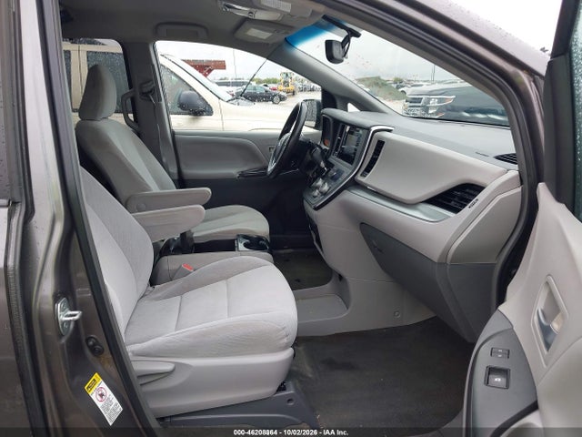 46208364 :رقم المزاد ، 5TDKK3DC8FS628015 vin ، 2015 Toyota Sienna Le مزاد بيع