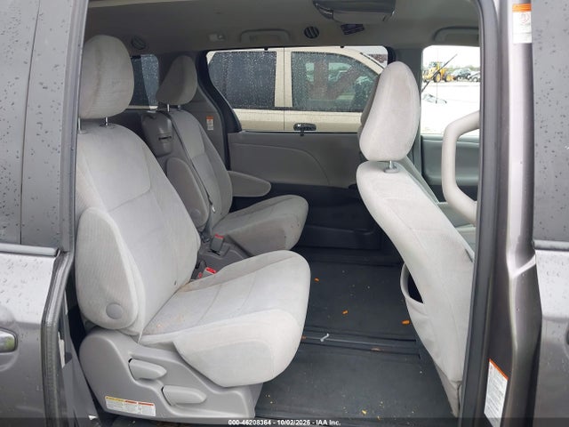 46208364 :رقم المزاد ، 5TDKK3DC8FS628015 vin ، 2015 Toyota Sienna Le مزاد بيع