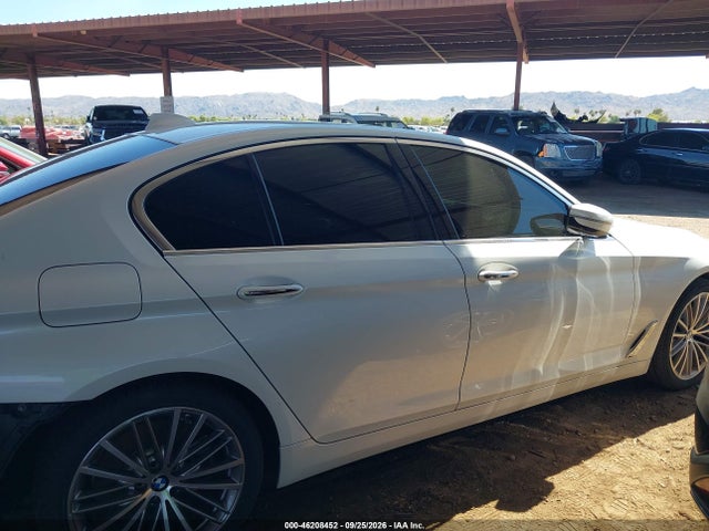 WBAJE5C3XHG916693 BMW 540I