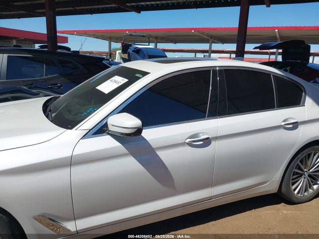 WBAJE5C3XHG916693 BMW 540I
