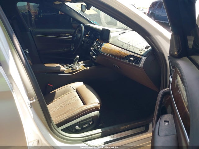 WBAJE5C3XHG916693 BMW 540I