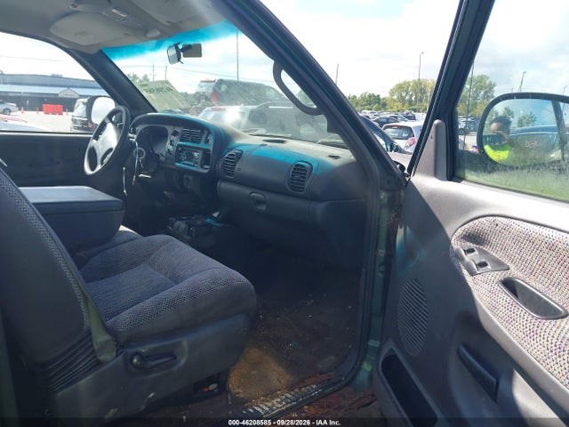 46208585 :رقم المزاد ، 1B7KF23ZXXJ548105 vin ، 1999 Dodge Ram 2500 St مزاد بيع