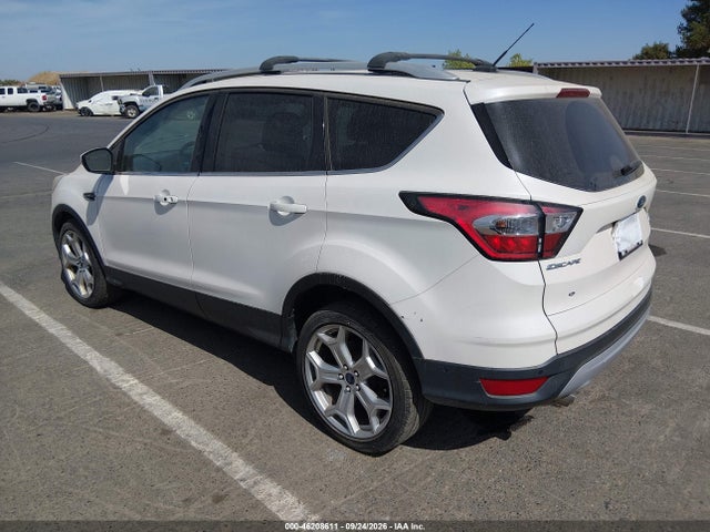 Ford Escape Titanium 2017 1FMCU9JD0HUE32143 Image 3