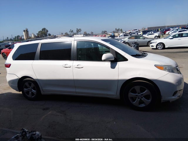 2016 Toyota Sienna Le მანქანა იყიდება აუქციონზე, vin: 5TDKK3DC6GS700685, აუქციონის ნომერი: 46208635