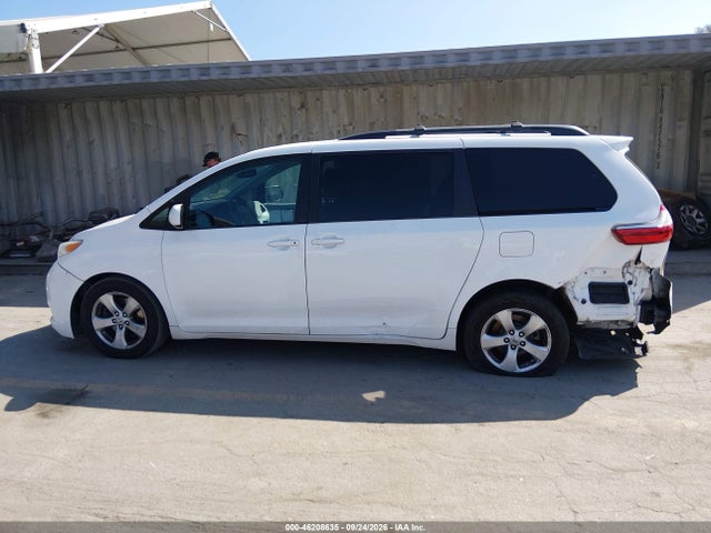 2016 Toyota Sienna Le მანქანა იყიდება აუქციონზე, vin: 5TDKK3DC6GS700685, აუქციონის ნომერი: 46208635