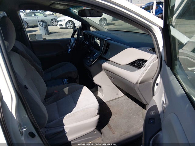 2016 Toyota Sienna Le მანქანა იყიდება აუქციონზე, vin: 5TDKK3DC6GS700685, აუქციონის ნომერი: 46208635