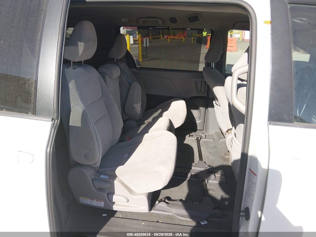 2016 Toyota Sienna Le მანქანა იყიდება აუქციონზე, vin: 5TDKK3DC6GS700685, აუქციონის ნომერი: 46208635
