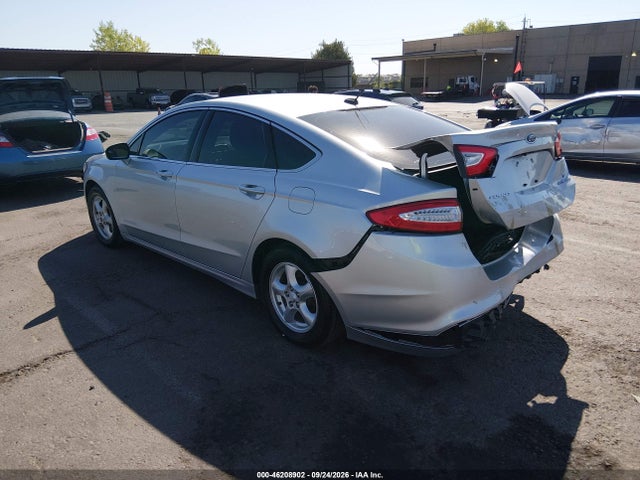 2015 Ford Fusion Hybrid Se მანქანა იყიდება აუქციონზე, vin: 3FA6P0LU2FR257051, აუქციონის ნომერი: 46208902