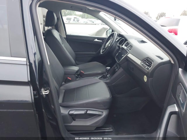 3VV3B7AX1KM063864 Volkswagen Tiguan 2.0t Se/2.0t Sel/2.0t Sel R-line/2.0t Sel R-line Black
