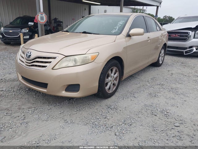 46208985 :رقم المزاد ، 4T1BF3EK0BU635942 vin ، 2011 Toyota Camry Le مزاد بيع