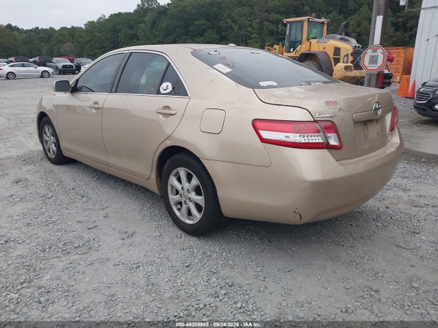 46208985 :رقم المزاد ، 4T1BF3EK0BU635942 vin ، 2011 Toyota Camry Le مزاد بيع