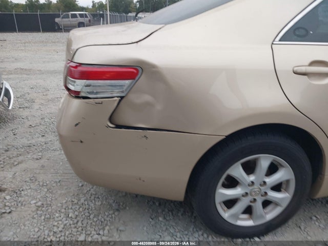 46208985 :رقم المزاد ، 4T1BF3EK0BU635942 vin ، 2011 Toyota Camry Le مزاد بيع