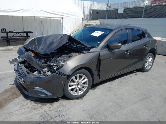 Mazda Mazda3 I Touring 2014 JM1BM1L75E1182730 Image 2