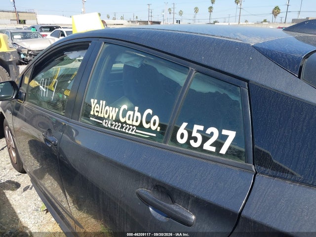 Toyota Prius Two Eco 2017 JTDKARFU5H3042324 Image 14