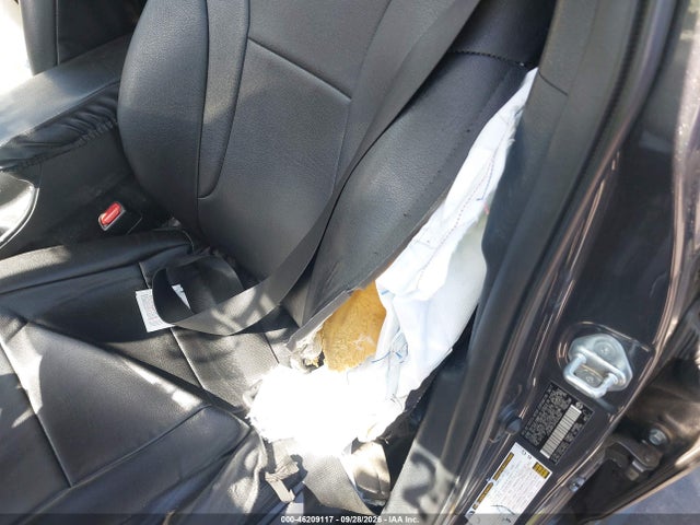 Toyota Prius Two Eco 2017 JTDKARFU5H3042324 Image 18