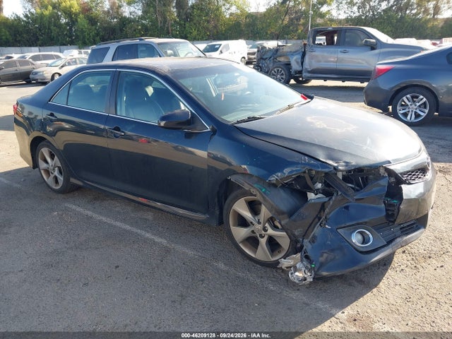 2013 Toyota Camry Se V6 მანქანა იყიდება აუქციონზე, vin: 4T1BK1FK6DU530727, აუქციონის ნომერი: 46209128