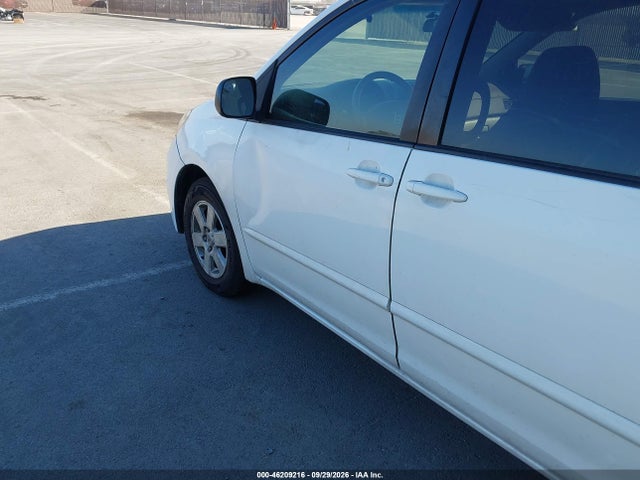 2010 Toyota Sienna Le მანქანა იყიდება აუქციონზე, vin: 5TDKK4CCXAS335216, აუქციონის ნომერი: 46209216