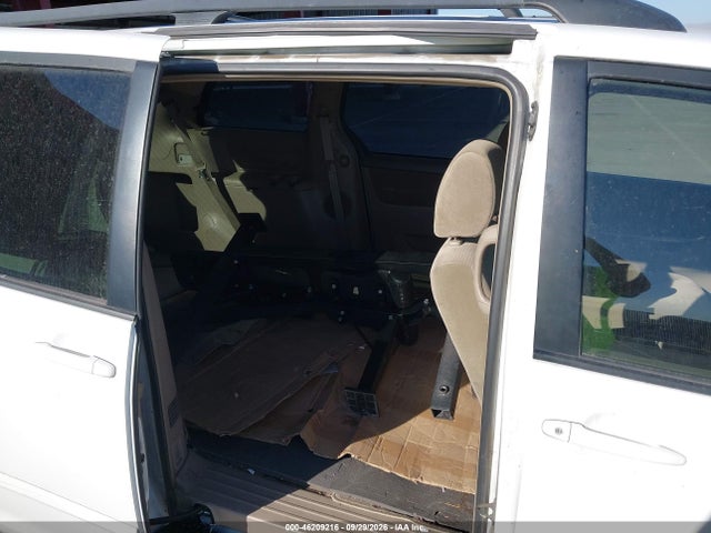 2010 Toyota Sienna Le მანქანა იყიდება აუქციონზე, vin: 5TDKK4CCXAS335216, აუქციონის ნომერი: 46209216