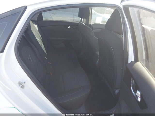 KIA FORTE S 2019 3KPF34AD9KE040128 Image 8