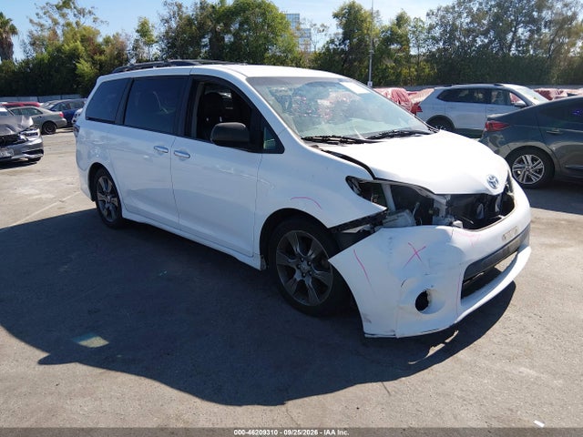 Продажа на аукционе авто 2015 Toyota Sienna Se 8 Passenger, vin: 5TDXK3DC6FS677610, номер лота: 46209310
