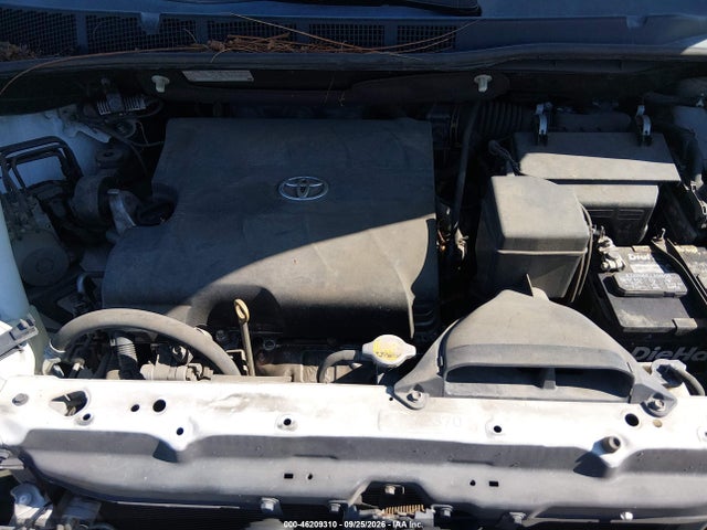 Продаж на аукціоні авто 2015 Toyota Sienna Se 8 Passenger, vin: 5TDXK3DC6FS677610, номер лоту: 46209310