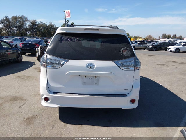 Продаж на аукціоні авто 2015 Toyota Sienna Se 8 Passenger, vin: 5TDXK3DC6FS677610, номер лоту: 46209310