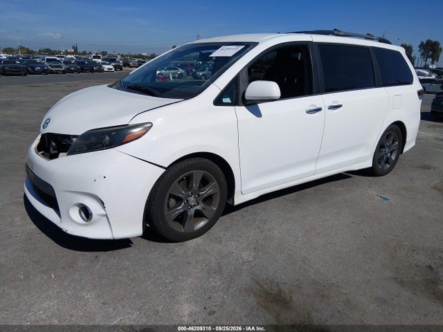 Продаж на аукціоні авто 2015 Toyota Sienna Se 8 Passenger, vin: 5TDXK3DC6FS677610, номер лоту: 46209310