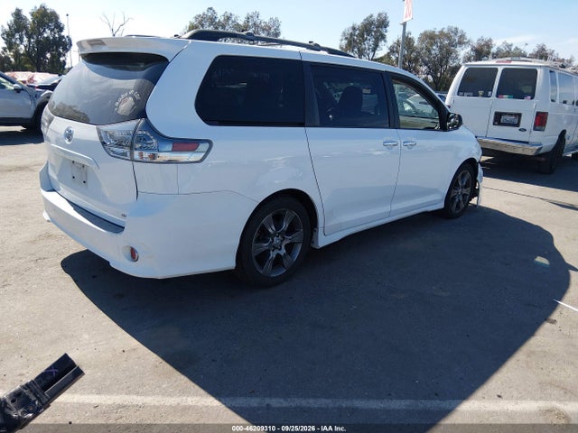 Продаж на аукціоні авто 2015 Toyota Sienna Se 8 Passenger, vin: 5TDXK3DC6FS677610, номер лоту: 46209310