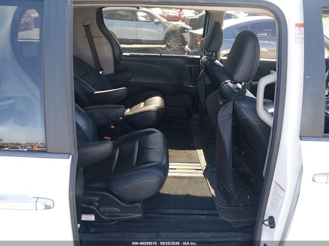 Продаж на аукціоні авто 2015 Toyota Sienna Se 8 Passenger, vin: 5TDXK3DC6FS677610, номер лоту: 46209310