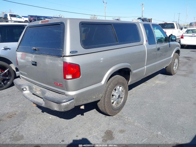 46209333 :رقم المزاد ، 1GTDT19W228172265 vin ، 2002 Gmc Sonoma Sls مزاد بيع