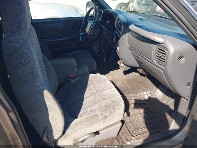 46209333 :رقم المزاد ، 1GTDT19W228172265 vin ، 2002 Gmc Sonoma Sls مزاد بيع