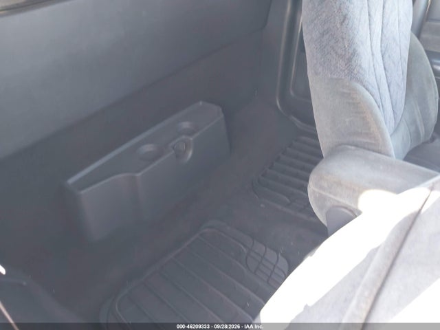 46209333 :رقم المزاد ، 1GTDT19W228172265 vin ، 2002 Gmc Sonoma Sls مزاد بيع